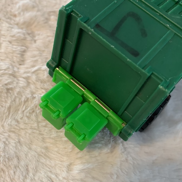 Tonka Toy Garbage truck light up 7” noise buttons - Picture 4 of 4